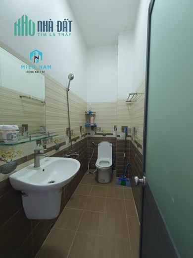 Cho thuê nhà 1T2L khu D2D SẦM UẤT NHẤT tp.Biên Hòa giá chỉ 18 triệu.