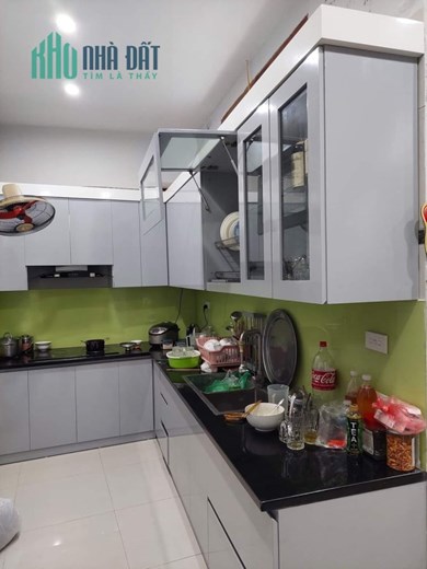 Giảm 1TỶ.Bán gấp nhà Hào Nam, ngõ rộng, ở ngay. Diện tích 70m 3 tầng mặt tiền 4.2 tỷ hơn 6 tỷ.