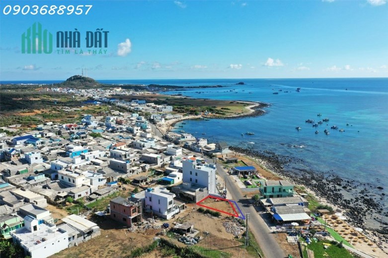 Đảo Phú Quý đang chờ đón bạn với những cảnh quan tuyệt đẹp và không gian yên bình