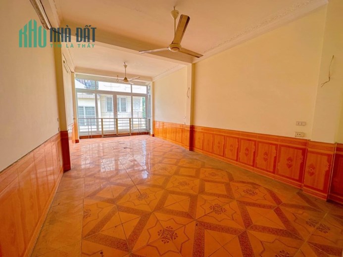 Bán nhà phố Trần Duy Hưng , vỉa hè ô tô tránh , kinh doanh sầm uất, 5 tầng, 70m, 16,5 tỷ.