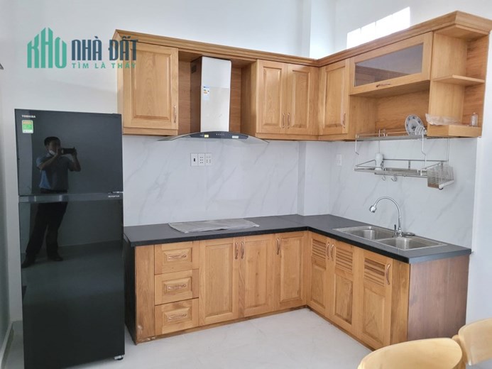Bán nhà HXH Phan Huy Ích, 3.9x11m, 3 tầng với 5 PN, vị trí đẹp chỉ hơn 4 tỷ