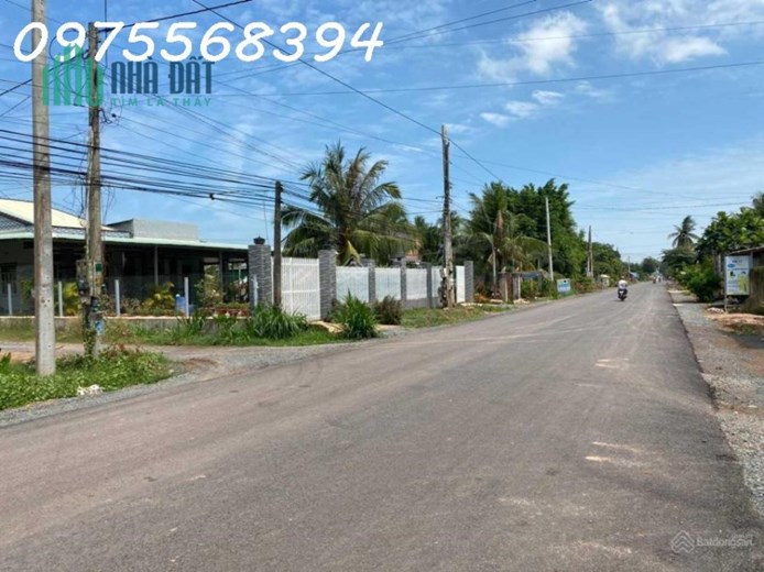 Lô đất 300m2 thổ cư, sổ sẵn ngay Khu công nghiệp