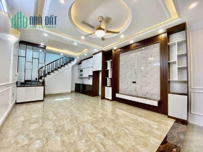 Cần Bán Gấp Nhà Phố Bồ Đề, Long Biên. 60M x5T, MT:5M. Nhỉnh 6 tỷ.