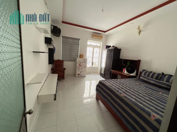 Nhà 2 tầng sổ hồng 60m2 ngay cầu Phú Mỹ Q7