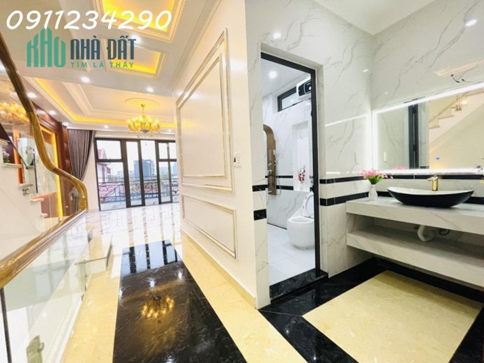 Mặt Đường Kinh doanh buôn bán miễn chê . Nhà mới hơn 5 tỷ