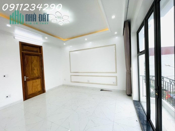 Mặt Đường Kinh doanh buôn bán miễn chê . Nhà mới hơn 5 tỷ