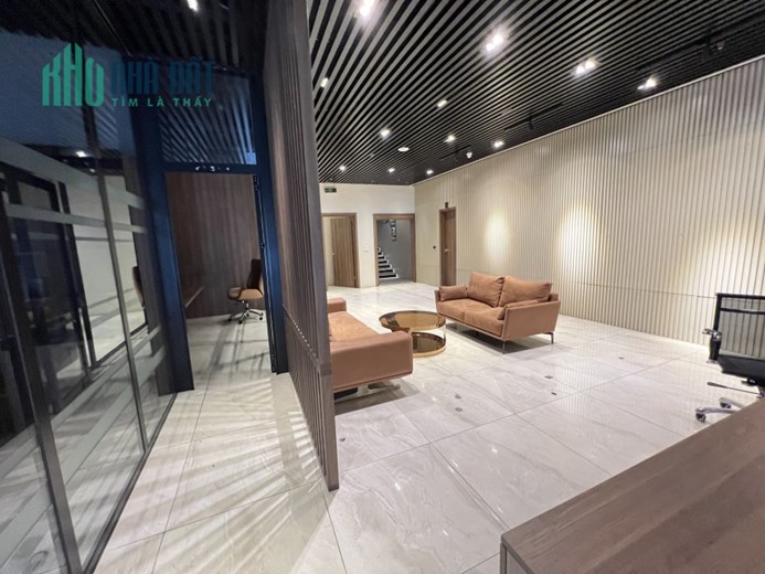 Cho thuê văn phòng full nội thất giá rẻ nhất quận Cầu Giấy, 600m2, phù hợp làm phòng khám, nha