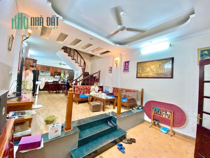 Cho Thuê Nhà #TRẦN_DUY_HƯNG, 90m2, NGÕ 2 XE TẢI ĐUA. 5 Ngủ Cực Rộng. 18.5tr