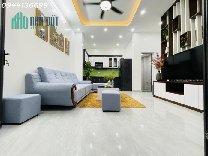 NHÀ LÊ TRỌNG TẤN - PH N LÔ QU N ĐỘI - Ô TÔ ĐỖ CỔNG - THOÁNG TRƯỚC SAU - TẶNG NỘI THẤT SANG XỊN