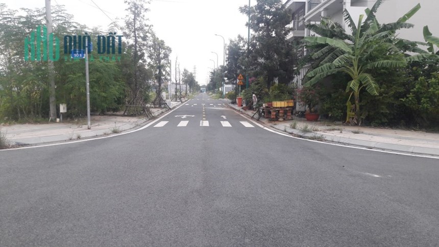 Bán đất Nam Rạch chiếc đường Đỗ Xuân Hợp Quận 2 MT trục chính giá Chỉ