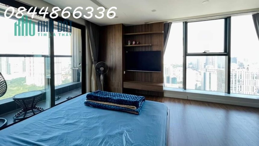 Tôi cần bán căn hộ Sunshine Center, 4 phòng ngủ diện tích 160m2, full nội thất cao cấp, vào ở được