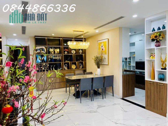 Tôi cần bán căn hộ Sunshine Center, 4 phòng ngủ diện tích 160m2, full nội thất cao cấp, vào ở được