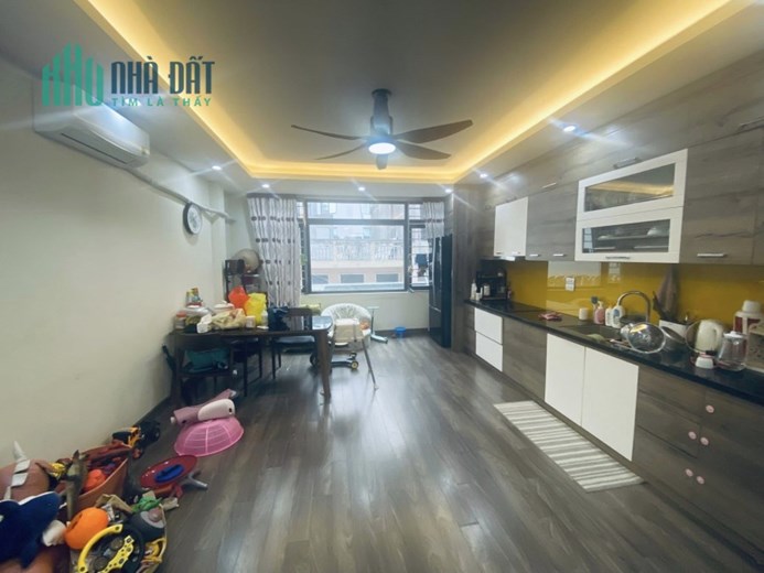 Nhà đẹp phố Nguyễn Thái Học - 50m2/5T/Mt 5m, ô tô tránh, kinh doanh sầm uất, nhỉnh 7 tỷ