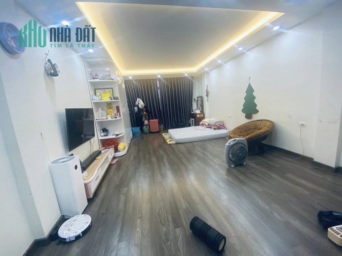Nhà đẹp phố Nguyễn Thái Học - 50m2/5T/Mt 5m, ô tô tránh, kinh doanh sầm uất, nhỉnh 7 tỷ