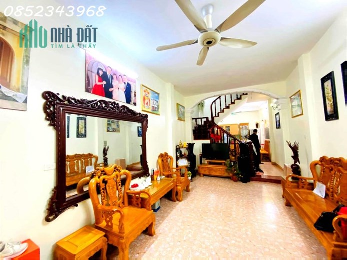 Bán nhà Yên Hòa, Cầu Giấy, 48m2, 5 tầng, tặng nội thất, gần trường Ngoại Thương, giá 5.88 tỷ