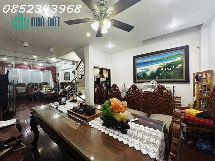 Bán nhà phố Trung Kính, Cầu Giấy, 45m2, 5 tầng, tặng nội thất, 30m ra mặt phố, giá 7.2 tỷ