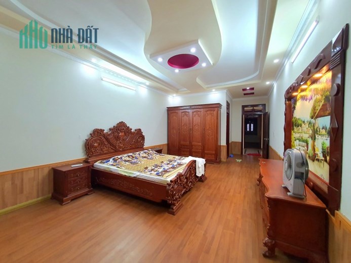 Bán nhà mặt ngõ to Thiên Lôi, diện tích 79m 4 tầng, GIÁ 5.5 tỉ dân xây độc lập