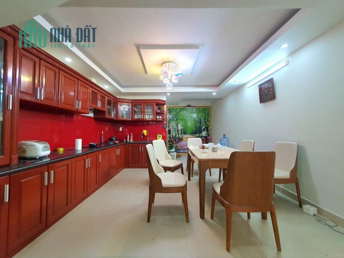 Bán nhà mặt ngõ to Thiên Lôi, diện tích 79m 4 tầng, GIÁ 5.5 tỉ dân xây độc lập