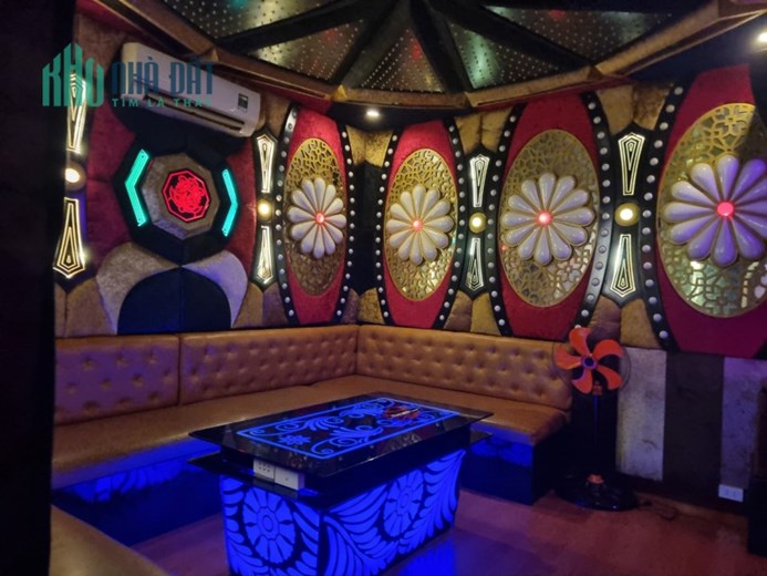 Cần sang nhượng Karaoke Quận 1. Thu nhập ổn định