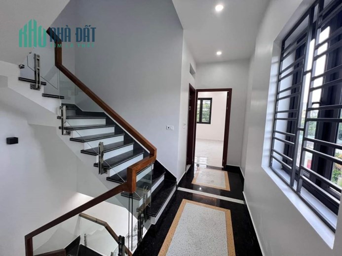 Bán nhà ngõ 6m, 727 Ngô Gia Tự, diện tích 50m 4 tầng mới tinh, GIÁ 4.2 tỉ ô.tô đỗ cửa