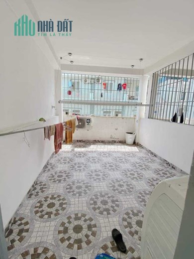 Bán Nhà Đường Phạm Văn Đồng 47,4m2 x 5 tầng , phân lô ô tô vào nhà , nhà mới kính koong , ở sướng.