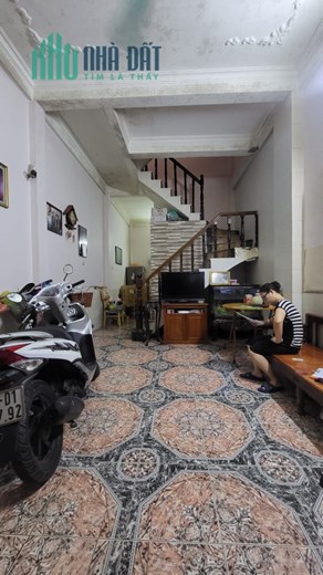 Phố Hồng Mai-Một Ngoặt Vào Nhà-Ô Tô Vài Bước-3 Tầng KCBT Kiên Cố-Sổ Nét Căng 37m-Giá 3Tỷ7