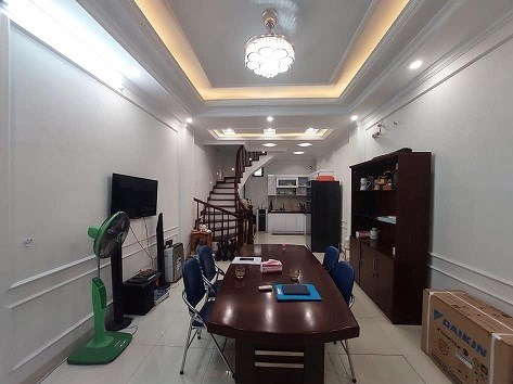 NHÀ ĐẸP 2 THOÁNG, PHÂN LÔ PHỐ TRẦN BÌNH – GẦN PHỐ - DÂN TRÍ CAO, AN NINH TỐT - TẶNG NỘI THẤT - 5T X