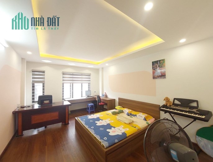 NHÀ ĐẸP 2 THOÁNG, PHÂN LÔ PHỐ TRẦN BÌNH – GẦN PHỐ - DÂN TRÍ CAO, AN NINH TỐT - TẶNG NỘI THẤT - 5T X