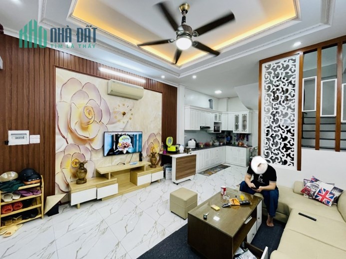 Thu hồi vốn , Bán nhà Bạch Mai , 60m2x 4T , chỉ 5tỷ1 , ngõ nông , gần chợ Mơ