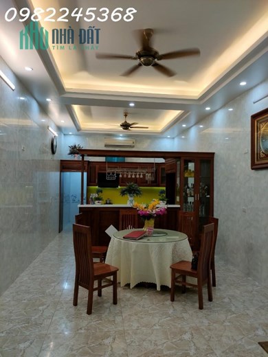 CC bán hoặc cho thuê căn nhà nguyên căn 3 tầng có thể làm văn phòng Đường Lý Thường Kiệt