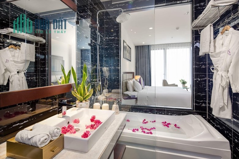 BÁN SIÊU PHẨM TÒA KHÁCH SẠN 5 SAO GIÁP ĐƯỜNG HOÀNG QUỐC VIỆT 330M2, 12T, 88 PHÒNG KD.
