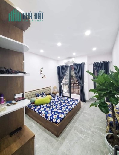 Nhà Phạm Văn Đồng Cầu Giấy dân xây, 2 thoáng, ô tô kinh doanh 5T giá 9 tỷ
