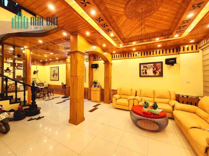 Bán nhà Ngã Tư Sở – gần 100m2 - Ô Tô Vào – Nội Thất Sang Trọng