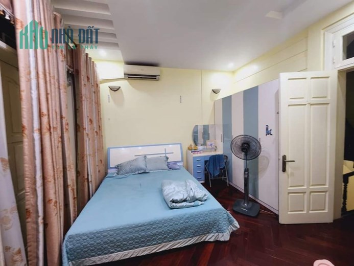 Bán nhà Ngã Tư Sở – gần 100m2 - Ô Tô Vào – Nội Thất Sang Trọng