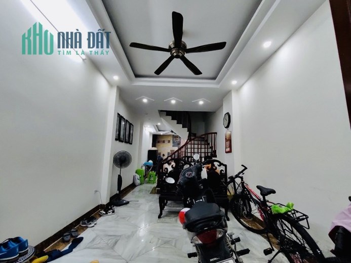 Chính chủ bán nhà Vĩnh Hưng GẤP, SÁT PHỐ, THOÁNG SÁNG, 45m2 x 5T giá 3.7tỷ.