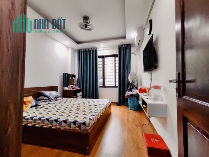 Chính chủ bán nhà Vĩnh Hưng GẤP, SÁT PHỐ, THOÁNG SÁNG, 45m2 x 5T giá 3.7tỷ.