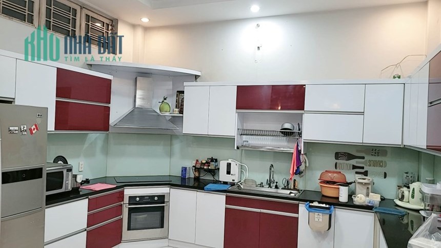 Nhà MT đường 5 tầng, ngang 7m, phù hợp khách mua ở và làm văn phòng.