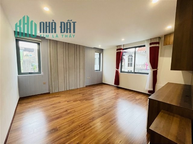 Bán nhà mặt phố Láng Hạ, Đống Đa 96m2x6 tầng, vỉa hè kinh doanh, ô tô đỗ cửa hơn 20 tỷ.