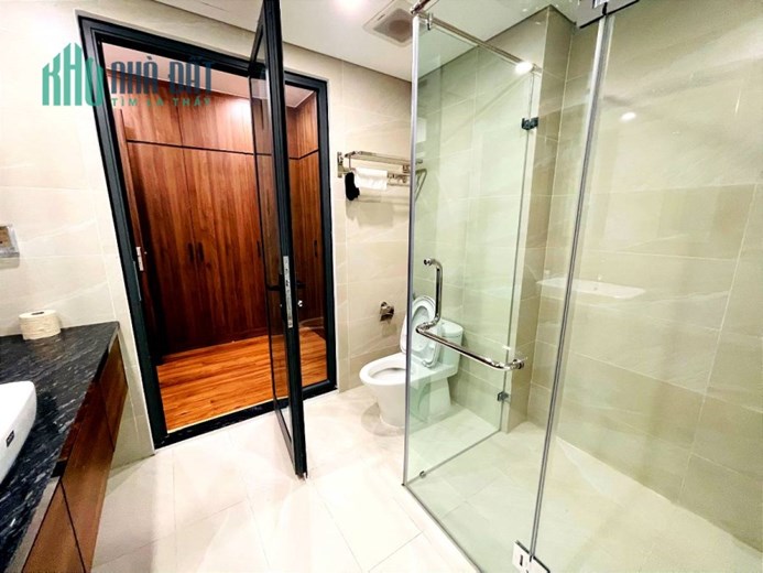 Bán nhà mặt phố Láng Hạ, Đống Đa 96m2x6 tầng, vỉa hè kinh doanh, ô tô đỗ cửa hơn 20 tỷ.