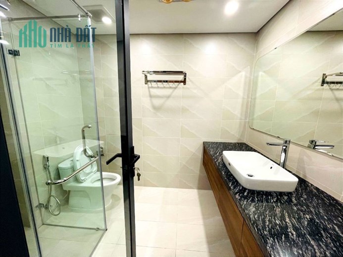 Bán nhà mặt phố Láng Hạ, Đống Đa 96m2x6 tầng, vỉa hè kinh doanh, ô tô đỗ cửa hơn 20 tỷ.