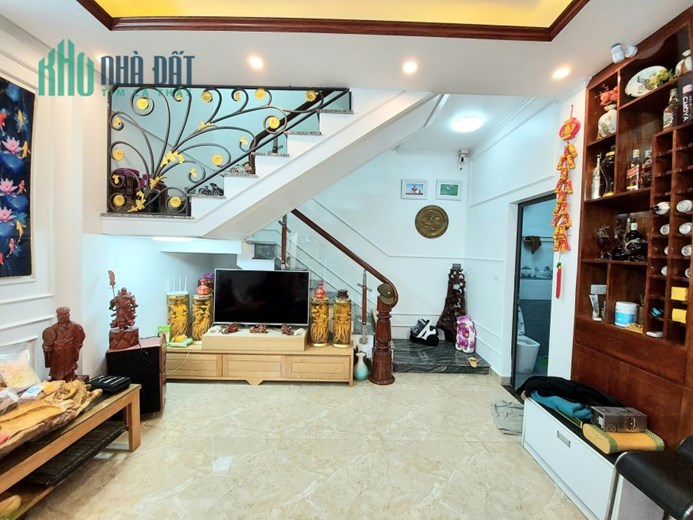 Nhà đẹp ở ngay, trung tâm Mỗ Lao Hà Đông, 33m2, 3.8 tỷ