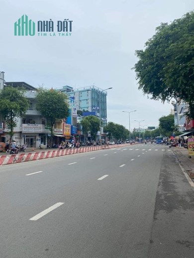 Bán nhà vườn Mặt tiền Lê Trọng Tấn, 2350m2, Full Thổ,  20/52x60m, giá chào 180 tỷ.