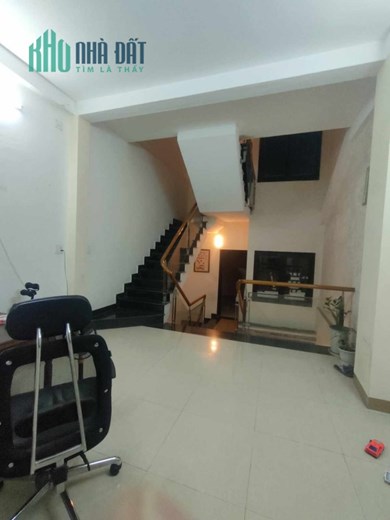 Nhà Trường Chinh Quốc Lộ, sau Mặt Tiền, ôtô thông, 95m2, 3 tầng đẹp