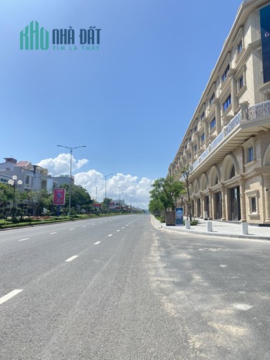 HOT! 2 Lô ĐÔI Đại Lộ Hùng Vương 42m, 306m2 14x22 phù hợp làm Nhà Hàng, Khách Sạn, Homestay
