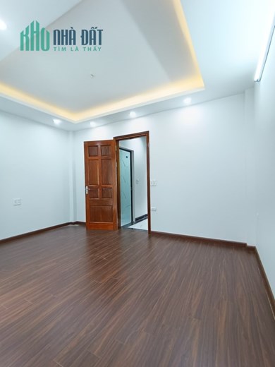 Chú ý kẻo lỡ , Bán nhà Lạc Trung , 48m2 , chỉ 3,5 tỷ , ngõ nông , thông thoáng , gần phố