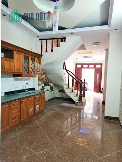 Chú ý kẻo lỡ , Bán nhà Lạc Trung , 48m2 , chỉ 3,5 tỷ , ngõ nông , thông thoáng , gần phố