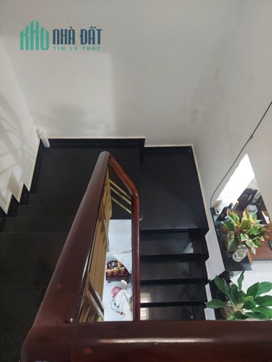 BÁN NHÀ 3 TẦNG HXH 5M TÂN HƯƠNG - ĐỘC LẬP 48m2 NGANG 4M GIÁ NHỈNH 5 TỶ TL