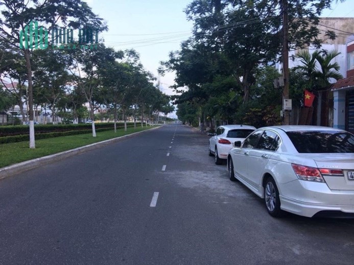 Bán nhà đẹp 3 tầng An Dương Vương Mỹ An gần Cầu Trần Thị Lý 4PN sập hầm 7 tỷ Lh 0988677254