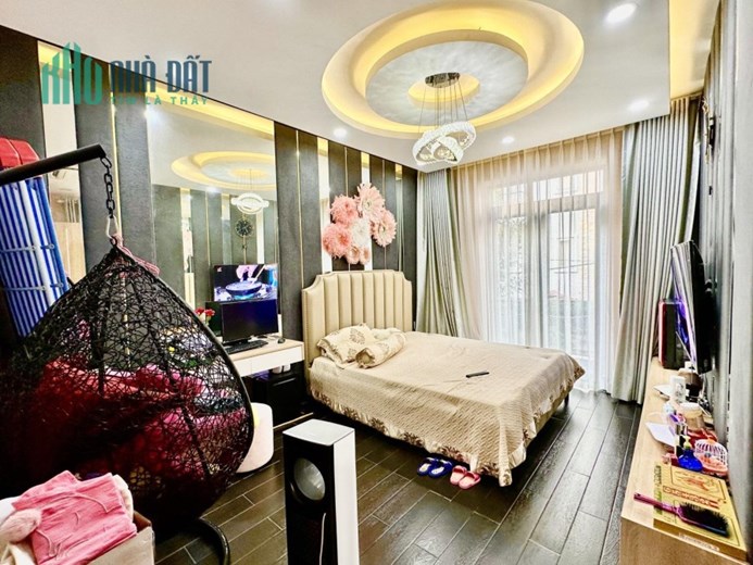 Phan Huy Ích  5 tầng  6.15 tỷ nhà mới vuông vức