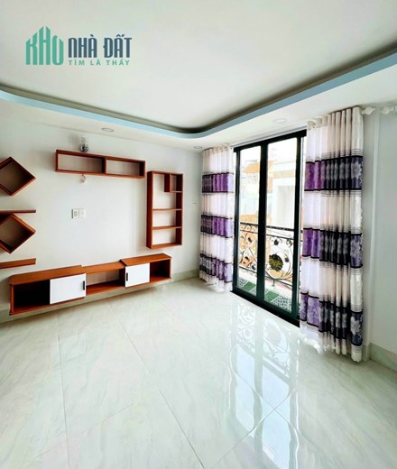 Phan Huy Ích  5 tầng  6.15 tỷ nhà mới vuông vức